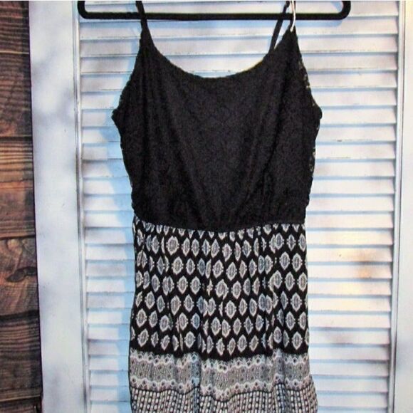 NWOT Three Pink Hearts Med Lace Romper - Picture 8 of 12